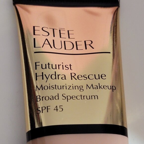 Estee Lauder Futurist Hydra Rescue Moisturizing Foundation Shades: 3W1 or 1N1 - Picture 2 of 15